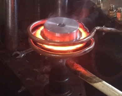 Induzione elettrica dell'asse di ingranaggio che si indurisce estiguendo macchina 23KHZ 420V ad alta frequenza