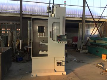 CNC di controllo automatico che estigue induzione a macchina che indurisce macchina utensile