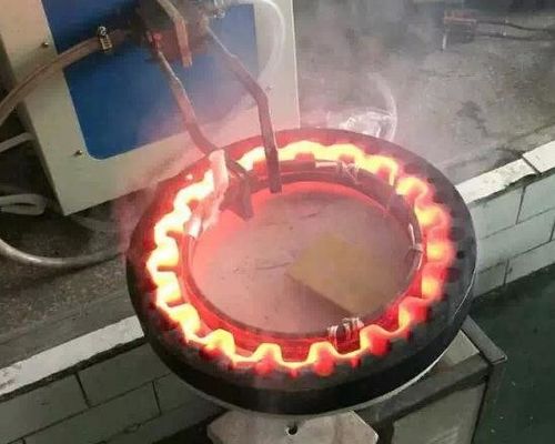 L'induzione delle assi della scanalatura dell'ingranaggio che estigue la macchina riscalda il trattamento dell'attrezzatura