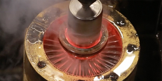 Attrezzatura di trattamento termico ad alta frequenza di indurimento della tempera di induzione dell'albero di ingranaggio 480A